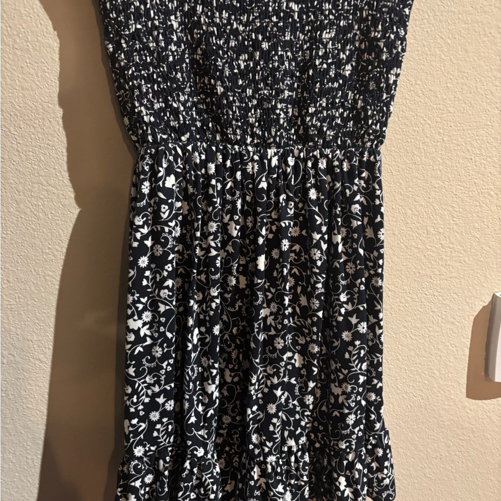 UO Tessie Floral Smocked Mini Dress Medium - Picture 4 of 9